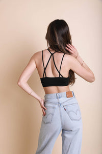 Floral Cutout Seamless Crop Top: Black