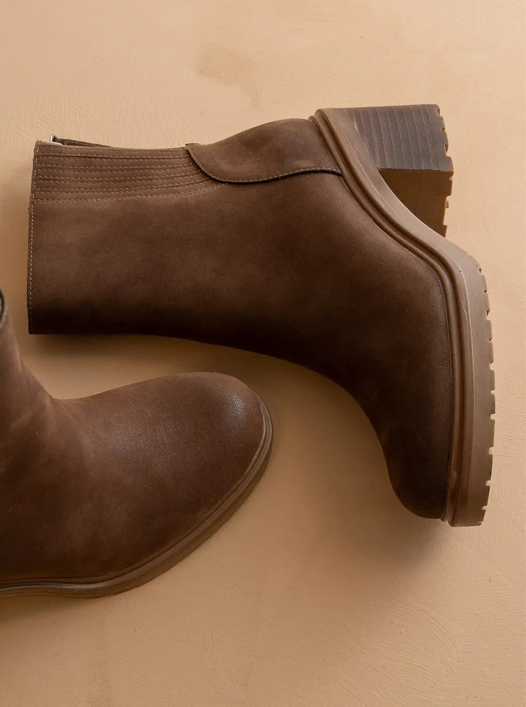 The Megan | Coffee Lug Chelsea Boot