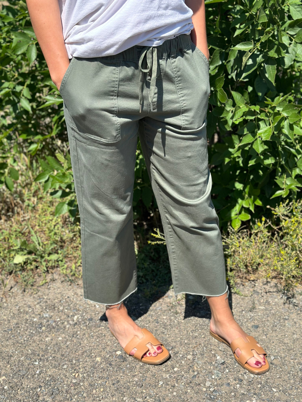 Junie Sraight Leg Pants: Olive