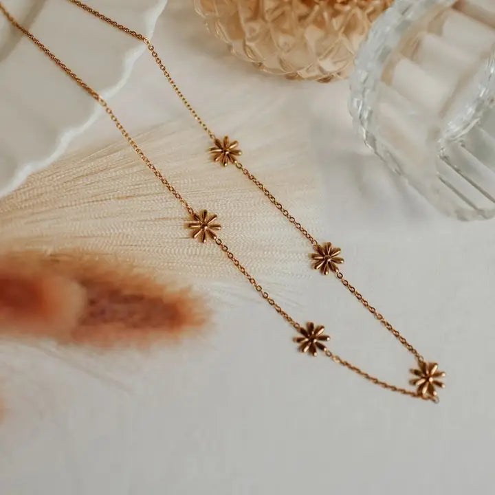 Anna Floral necklace
