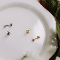 diamond flat back stud - silver