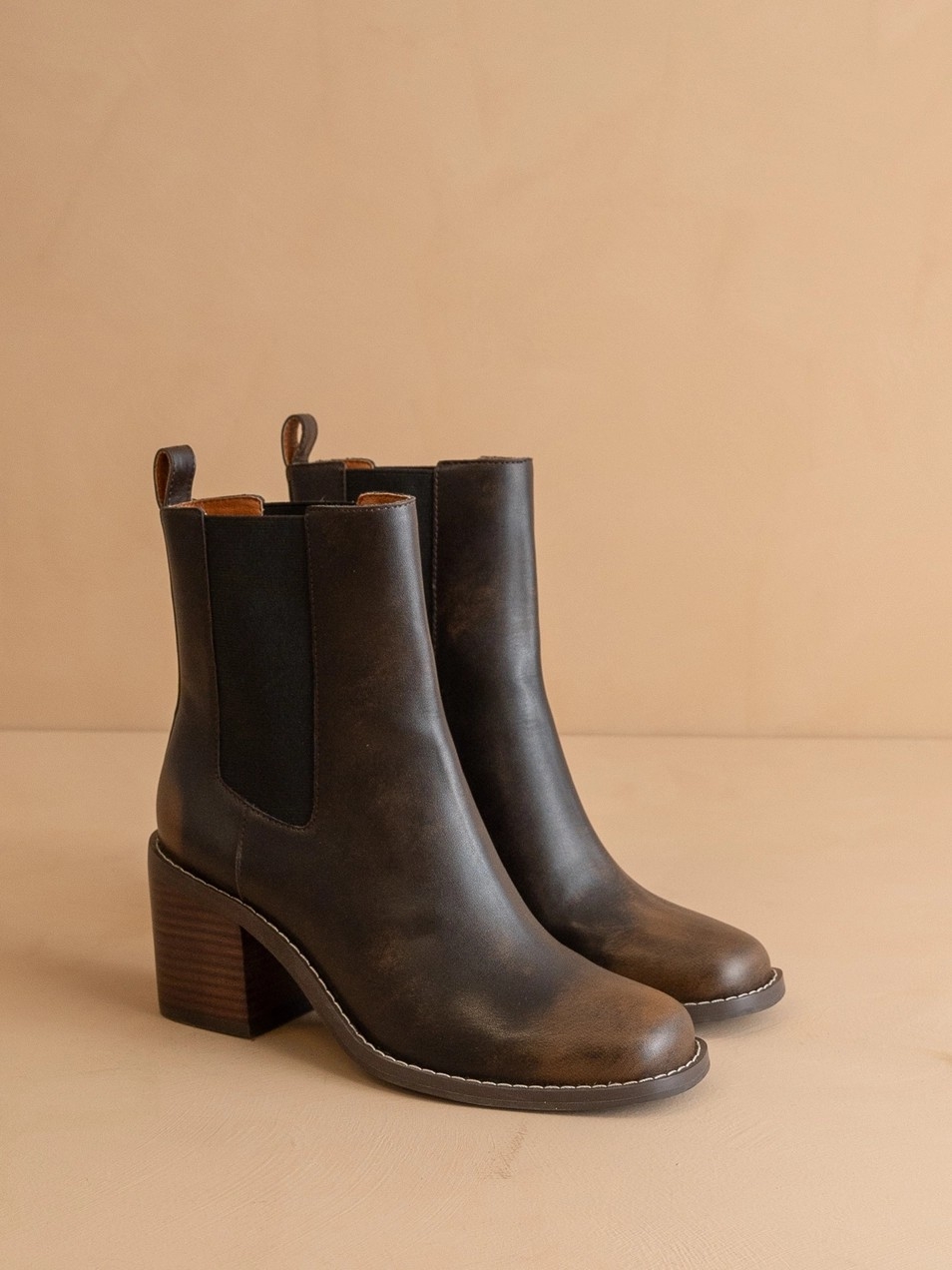 The Dakota | Brown Heeled Chelsea Boot