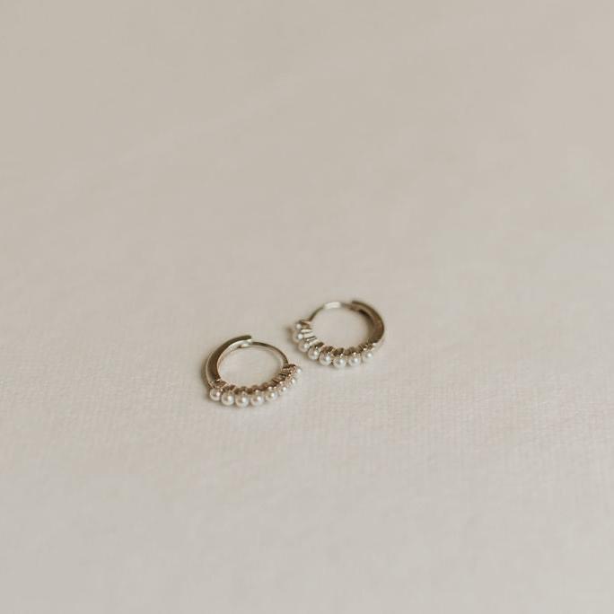 grace pearl hoops - silver