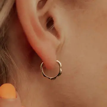 Lola floral hoops - gold