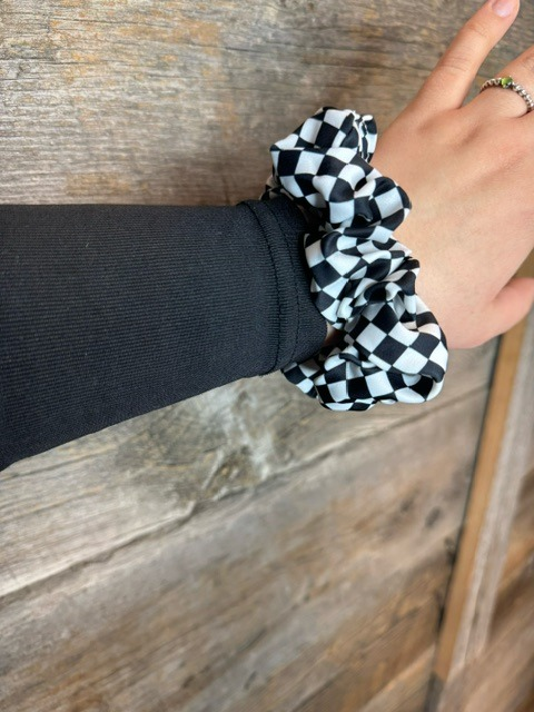 Checkerboard Oversized Scrunchie