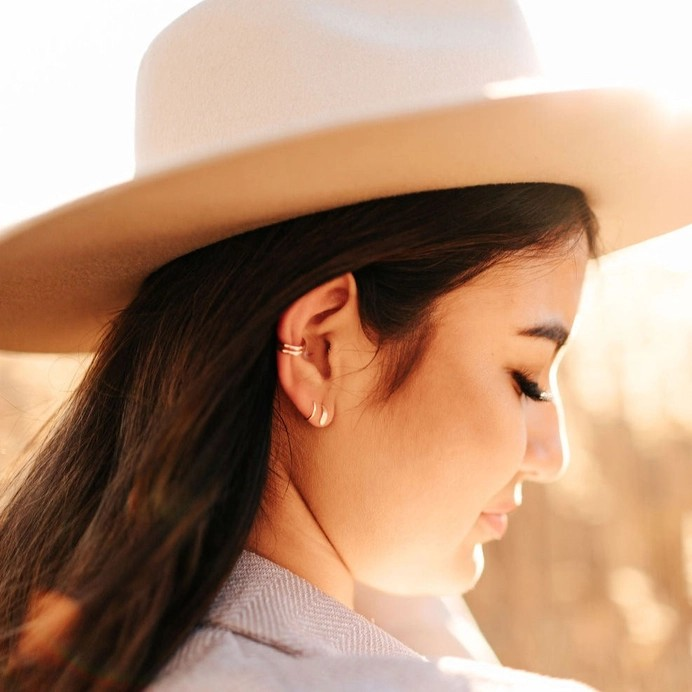 Queen Ear Cuff: Gold