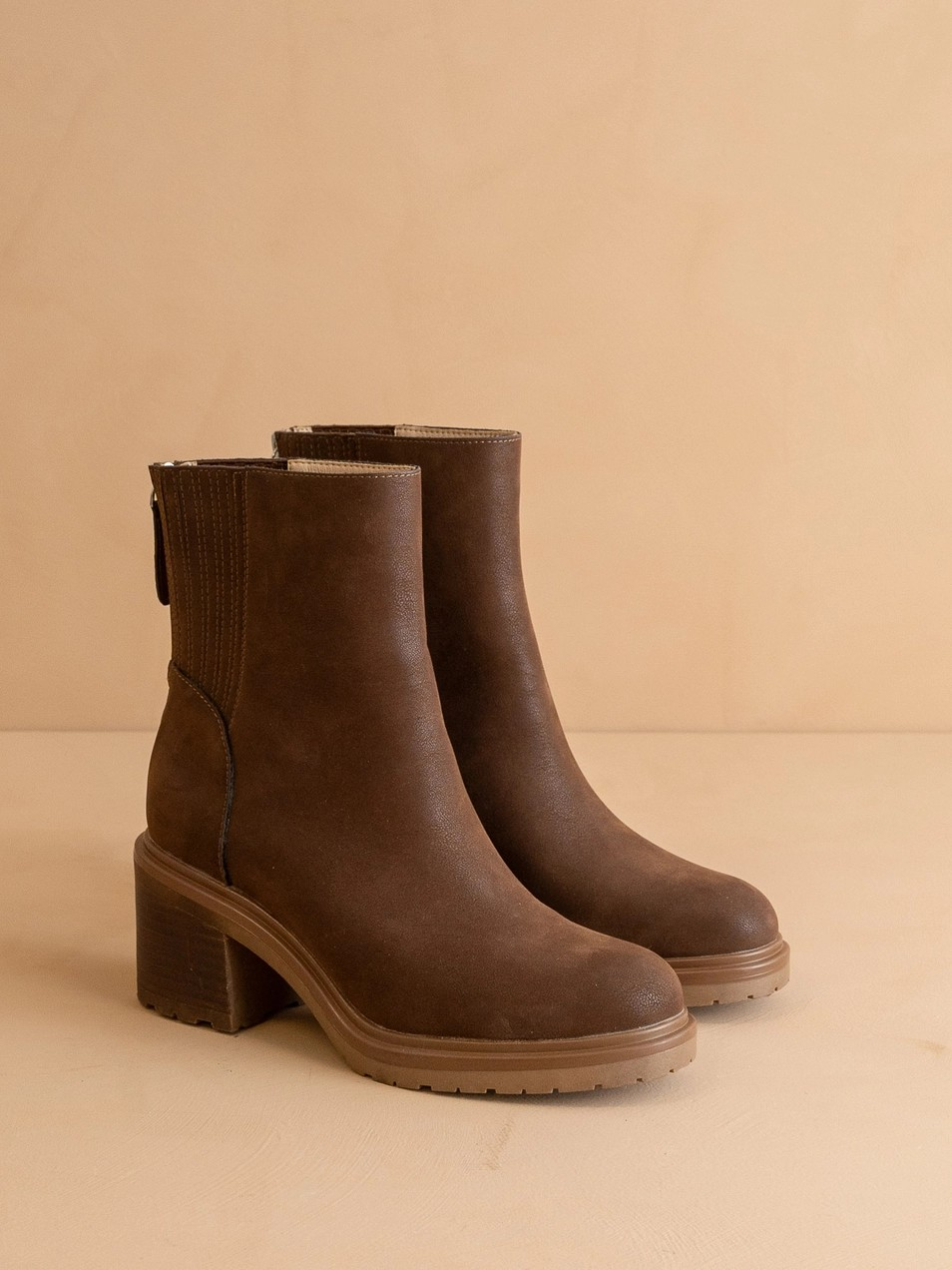 The Megan | Coffee Lug Chelsea Boot